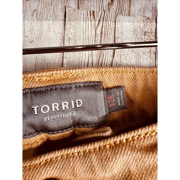 Torrid Feel The Fit Jeans Womens 12R Yellow Ankle Crop Raw Hem Fringe Button Fly - Picture 9 of 12